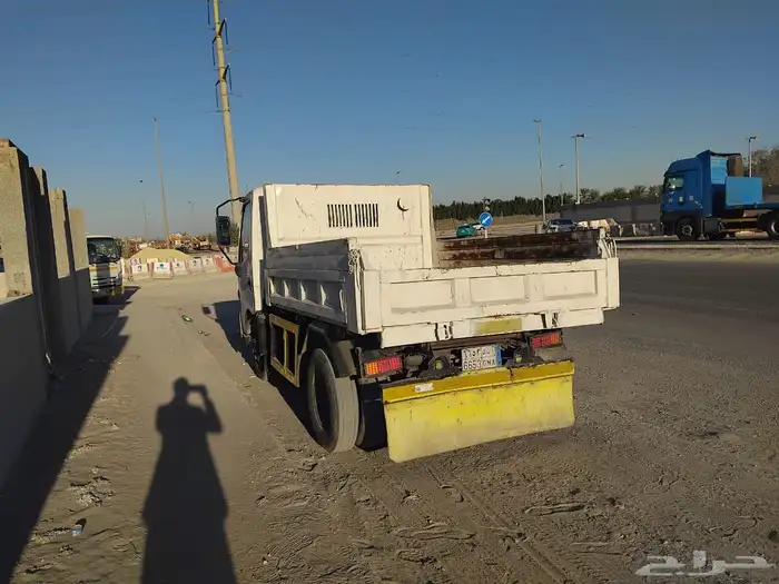 قلاب لنقل الطابوق والاسمنت والنيسه والحديد والخشب 0