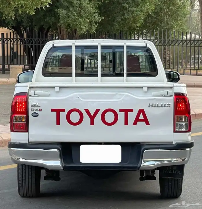 تويوتا هايلوكس 2023 GL سعودي 8