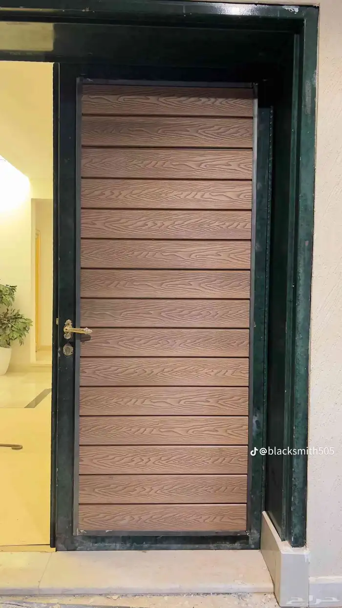 ديكورات  تكسيات أبواب خارجيه خشب الدمام_الشرقيه ديكورات جبسي 0