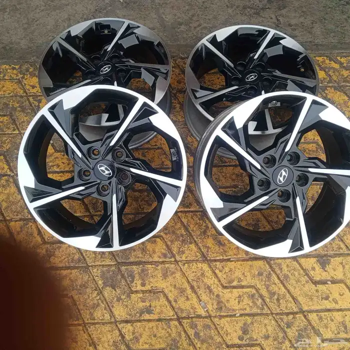 جنوط هونداي مقاس 17 اصلي ملمع ومجدد تركب كياء 5مسمار 10