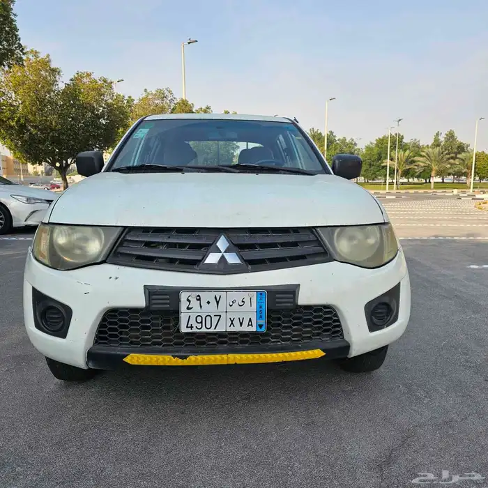 ميتسوبيشي بيكب2015 0
