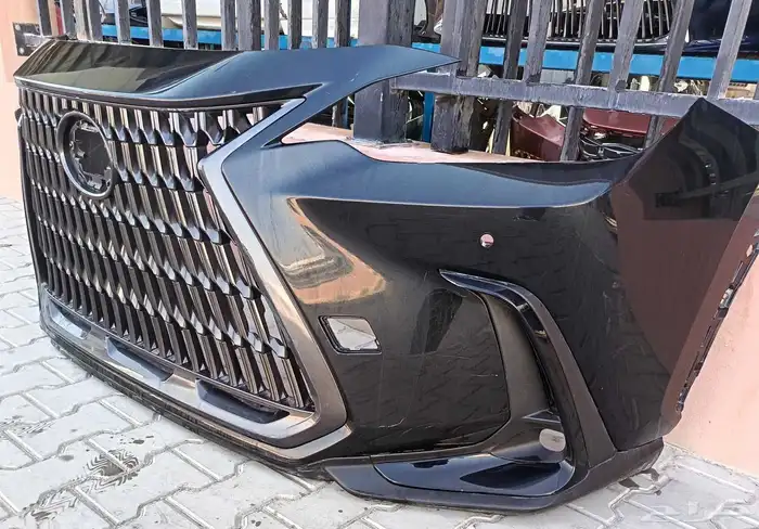 صدام لكزس nx مديل 2025 1