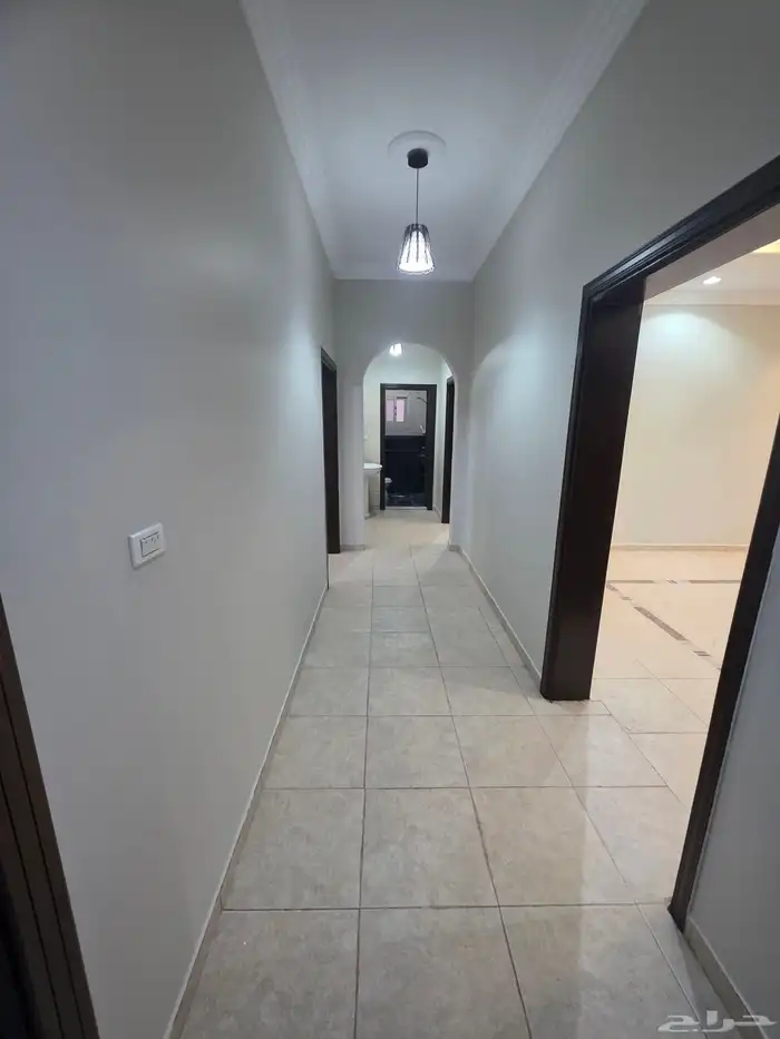 شقه 4 غرف للايجار مجدده حي المنار 1