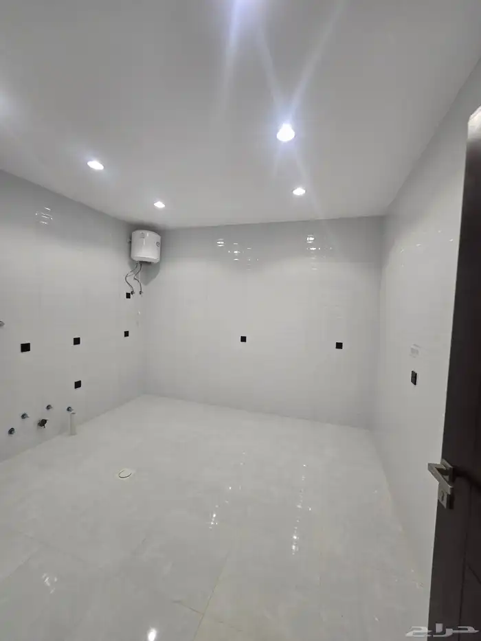 للبيع روف ارضى 600 الف وسط الخدمات تشطيب ممتاز 10