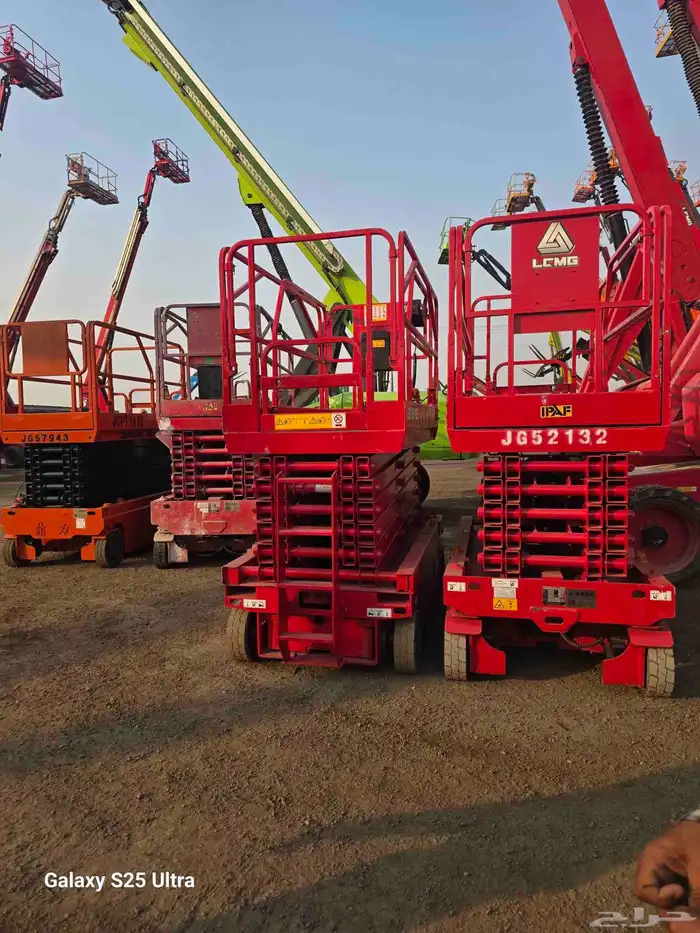 رافعة مقصية للايجار سيزرللايجار سيزرات لفت كهرباء للايجار 3