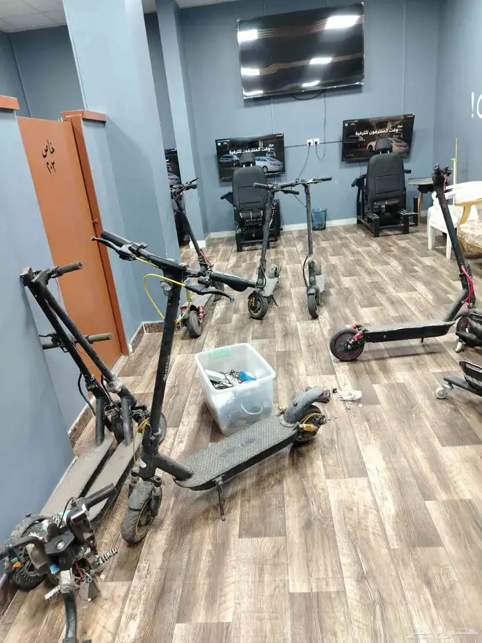يوجد لدينا اسكوترات للبيع 3