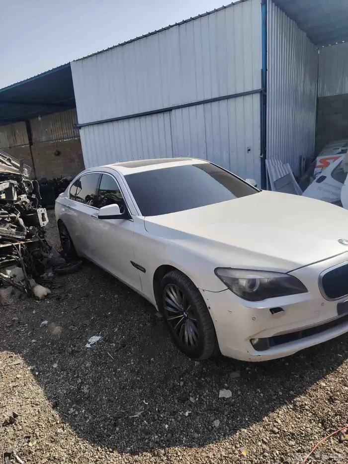 قطع غيار بي ام 750 Li موديل 2012 7