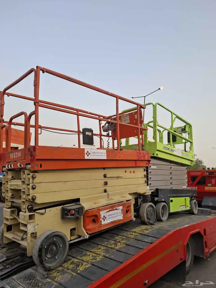 Scisser Lift سيزر لفت سقاله كهربائيه رافعه مقصيه 1