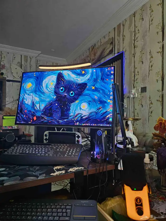 شاشة اوليد سامسونج g8 ب3600 البيع مستعجل 1