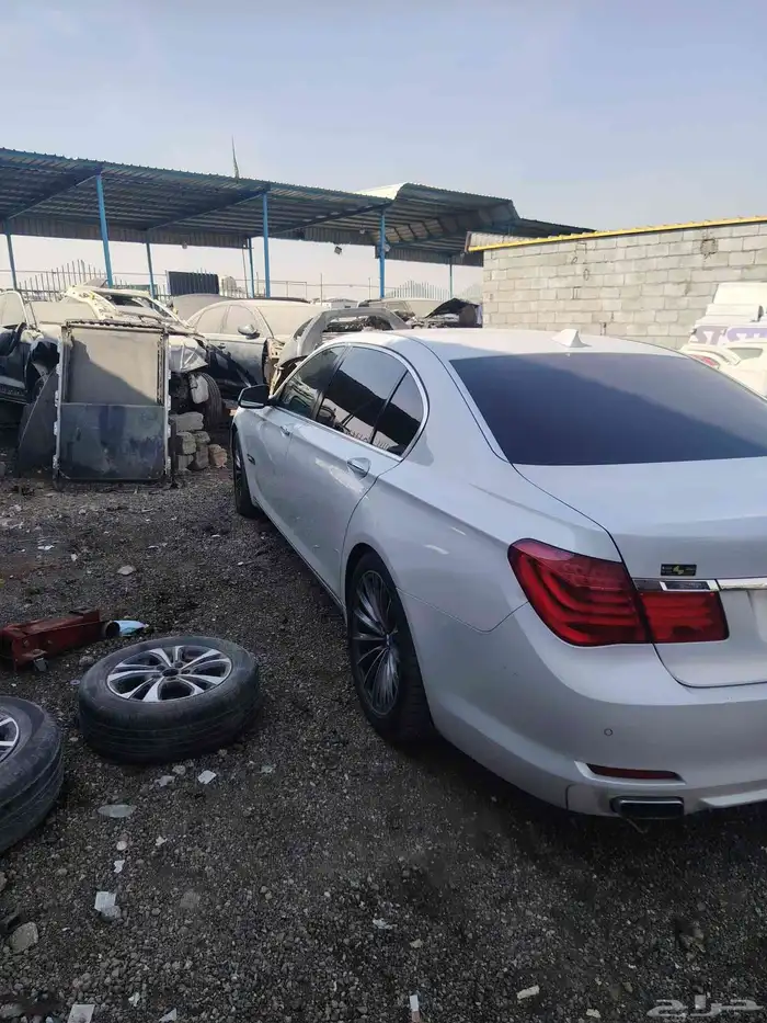 قطع غيار بي ام 750 Li موديل 2012 2
