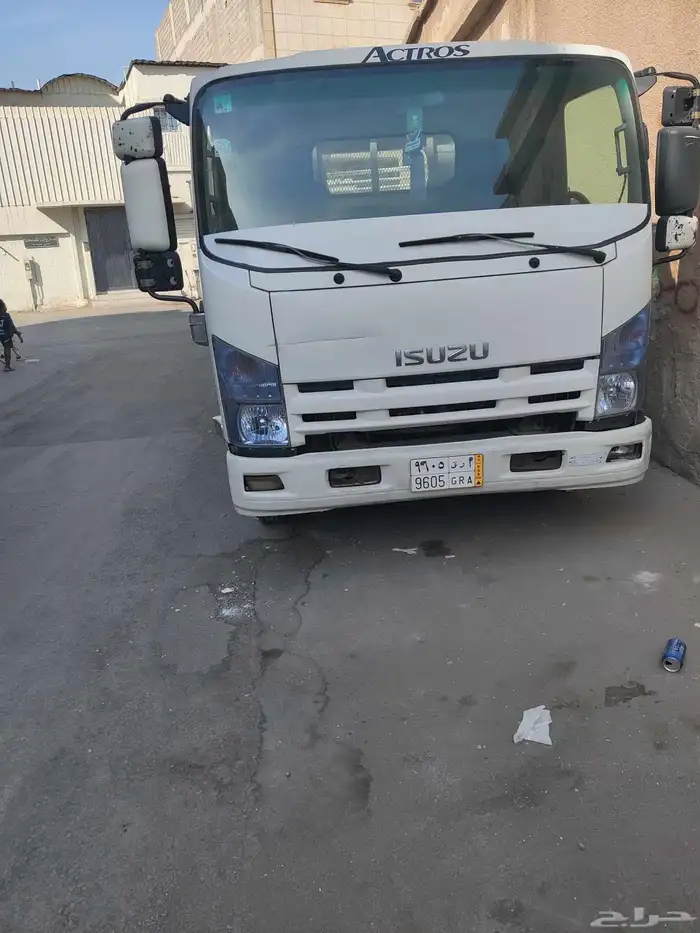 للبيع دينا إيسوزو موديل 2016 القير عادي الطول 4.50 متر 0