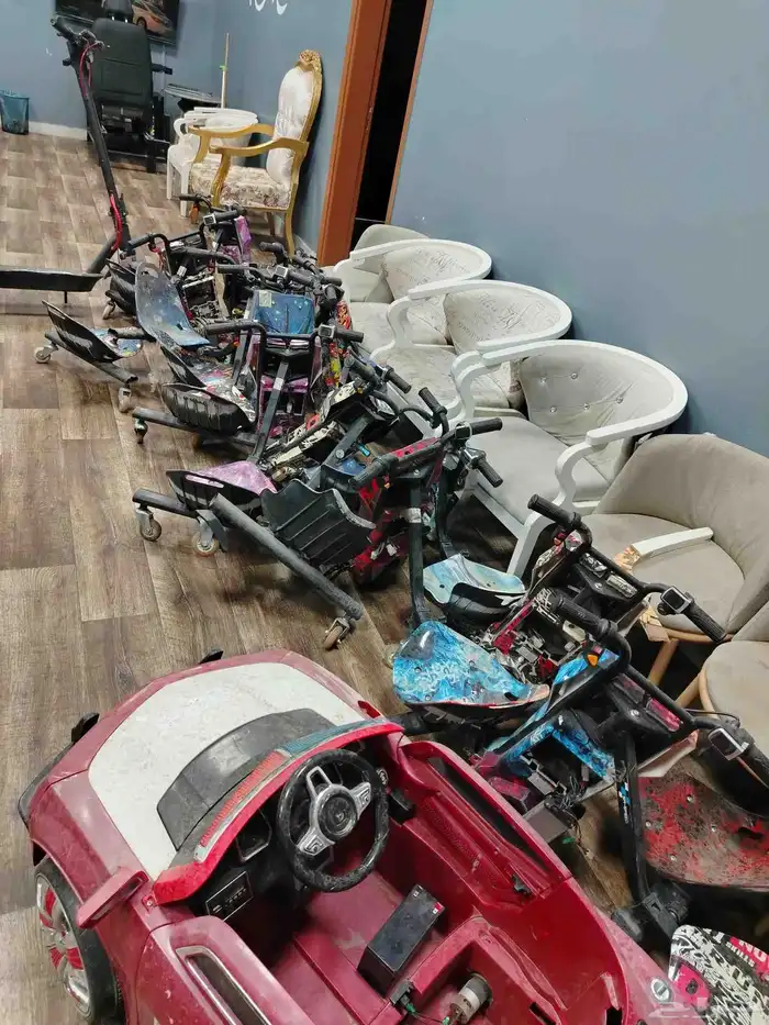 يوجد لدينا اسكوترات للبيع 2