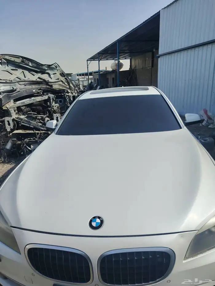 قطع غيار بي ام 750 Li موديل 2012 1