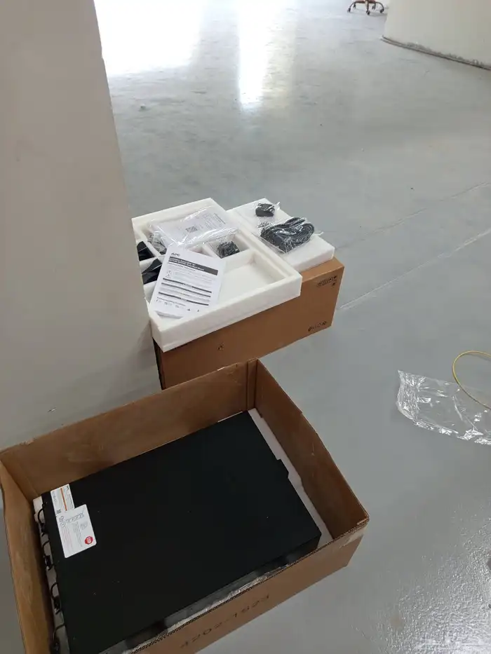 متخصصون في تجميع وتركيب منظومة UPS ويوجد ضمان للتركيب وخدمة 6