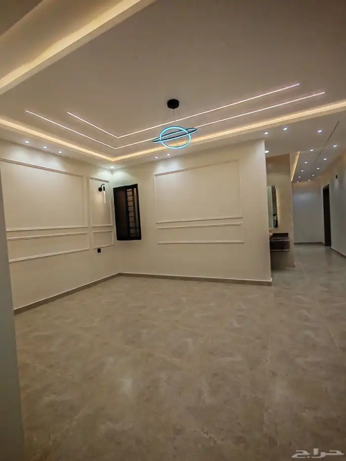 للبيع بحي الضيافه شقق علويه من 520 الف بسطح خاص ومصعد 11