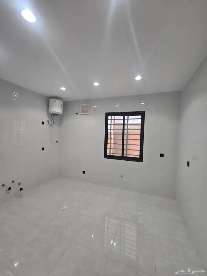 للبيع روف ارضى 600 الف وسط الخدمات تشطيب ممتاز 37