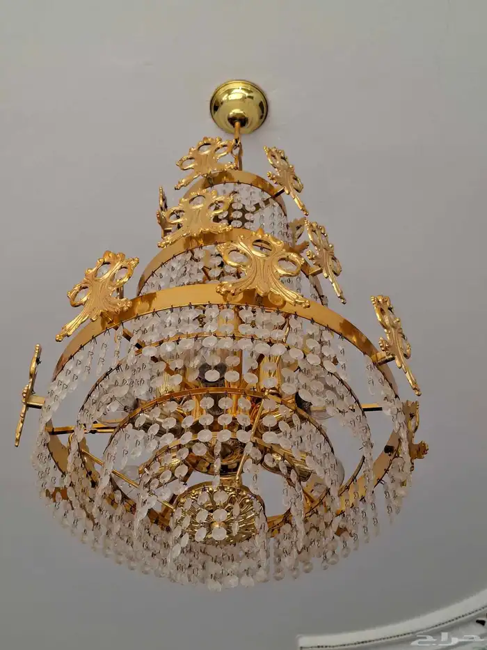 ثريات نادرة مطلية بالذهب 2