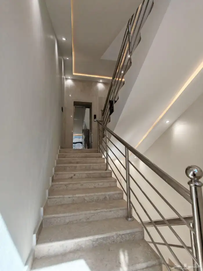 للبيع بحي الضيافه شقق علويه من 520 الف بسطح خاص ومصعد 2