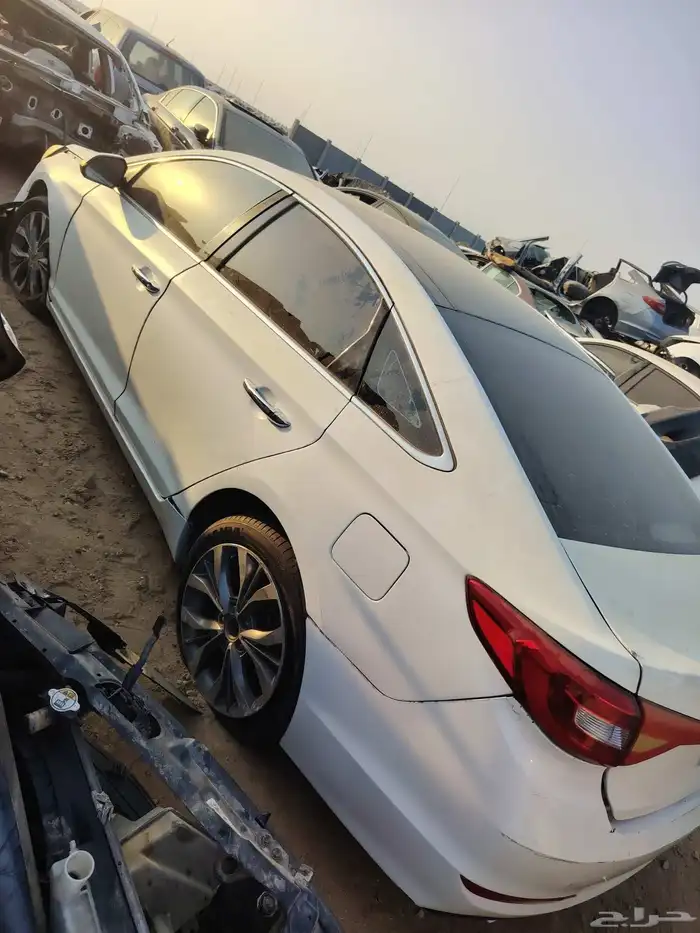 يوجد لدينا جميع القطع غيار السيارات هونداي سوناتا 2