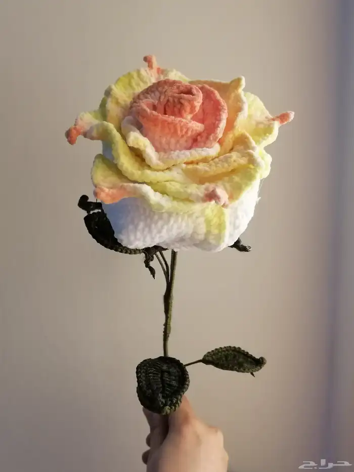 باقات ورد بخيوط الصوف جاهزة للتسليم الفوري 10