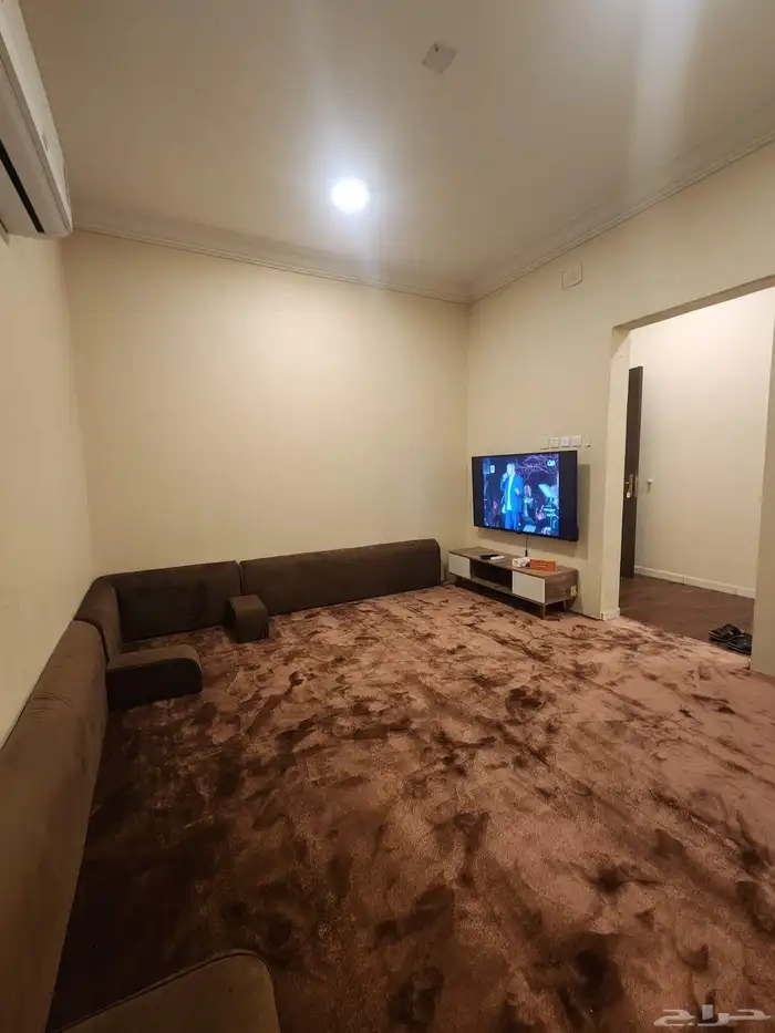 شقق عزاب مقابل البوابه الثانيه للمدينه العسكرية احد رفيده 12