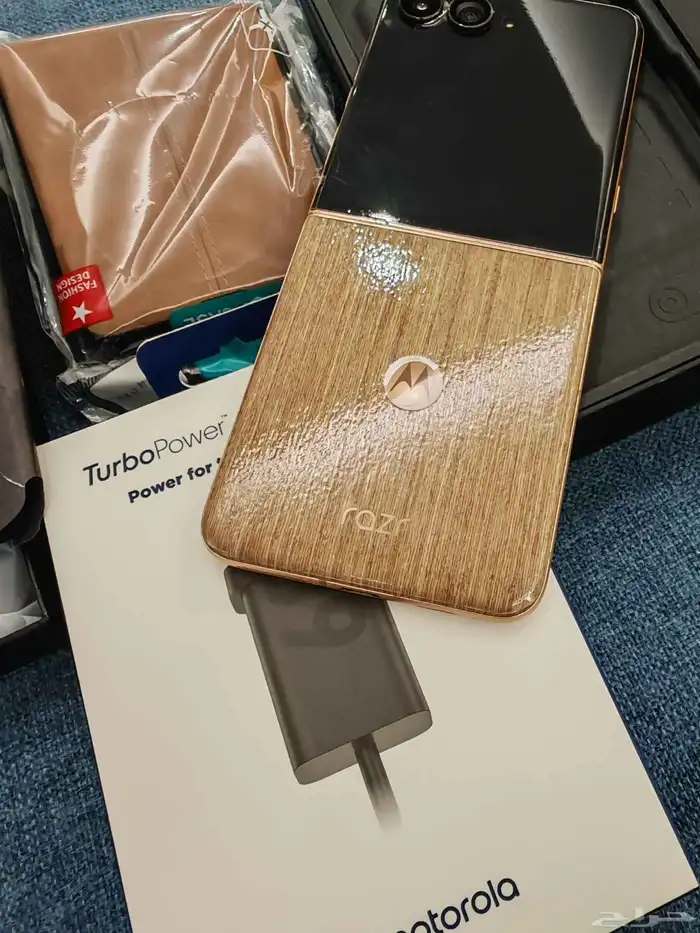 موتورولا رازار 60 الترا 5G سعة 512GB 4