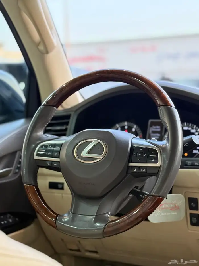 لكزس - 2016 - LX570 - فل كامل 18