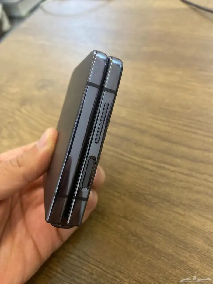 للبيع زد فليب 4 سامسونق z flip 4 3