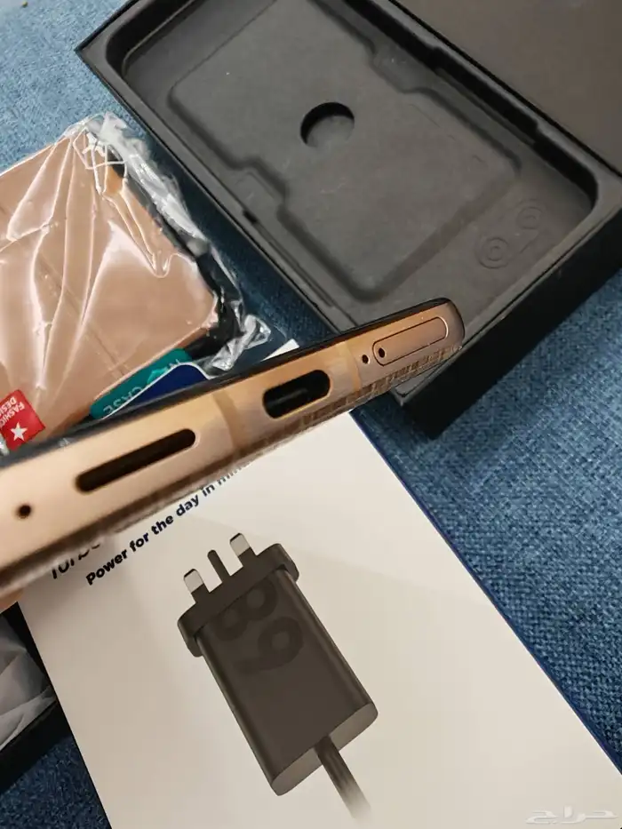 موتورولا رازار 60 الترا 5G سعة 512GB 9