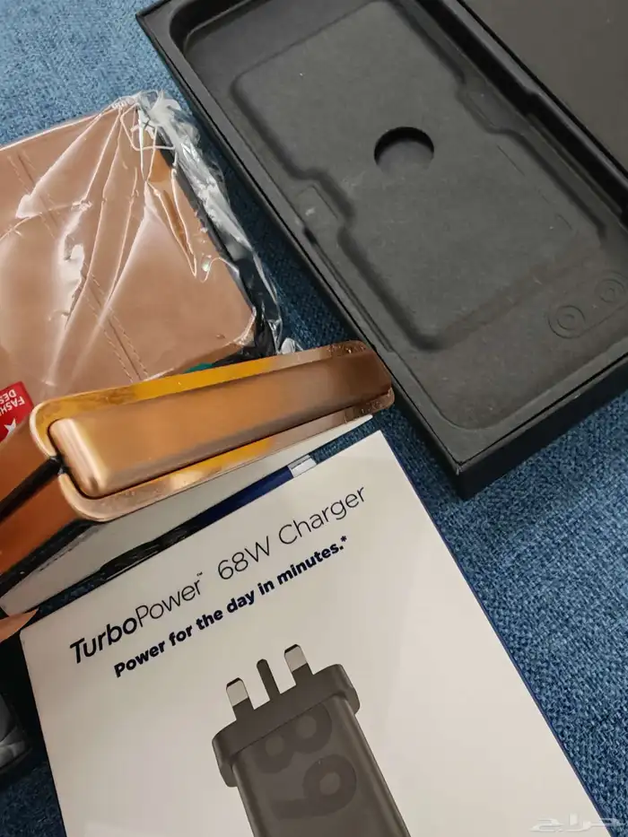 موتورولا رازار 60 الترا 5G سعة 512GB 10