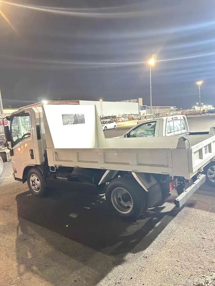 ايسوزو قلاب 3 طن 25 5