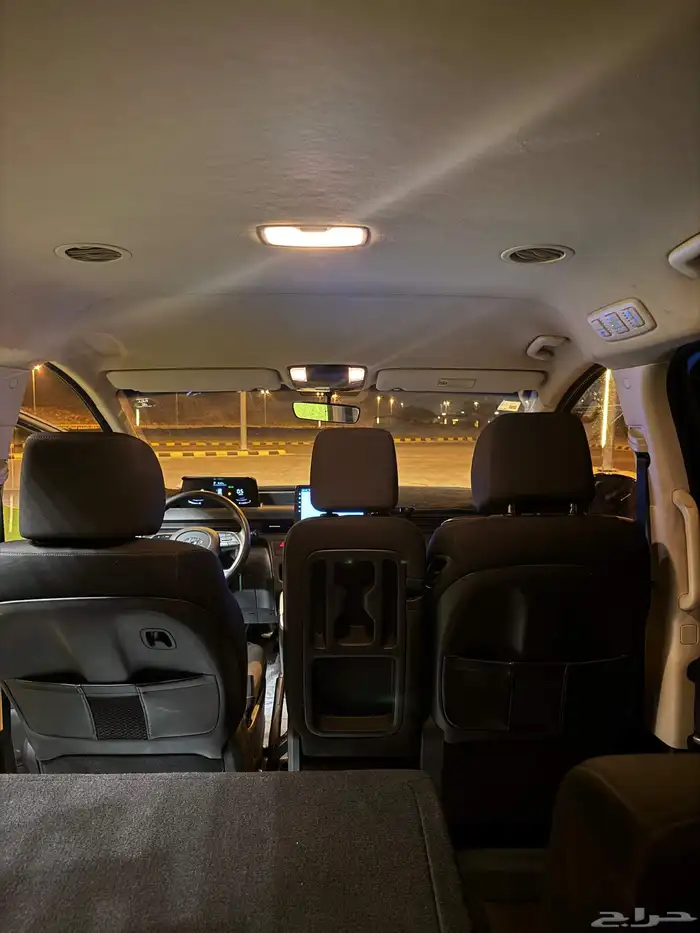 للبيع استاريا 2022 ممشى قليل 9