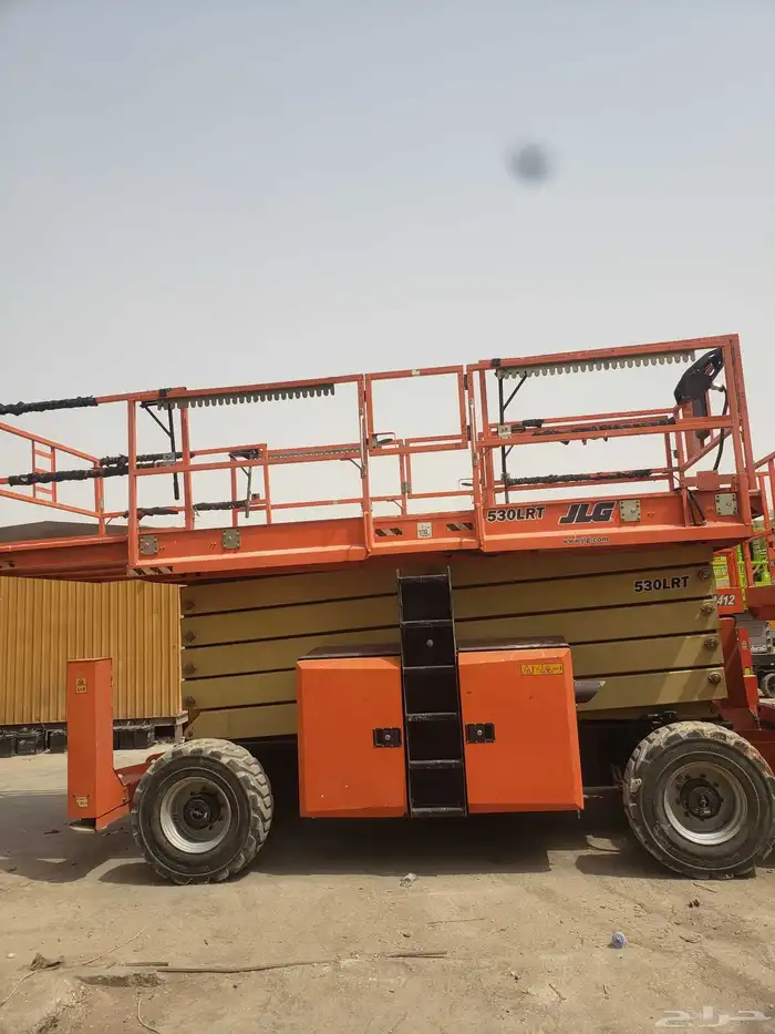 Scisser Lift سيزر لفت سقاله كهربائيه رافعه مقصيه 2