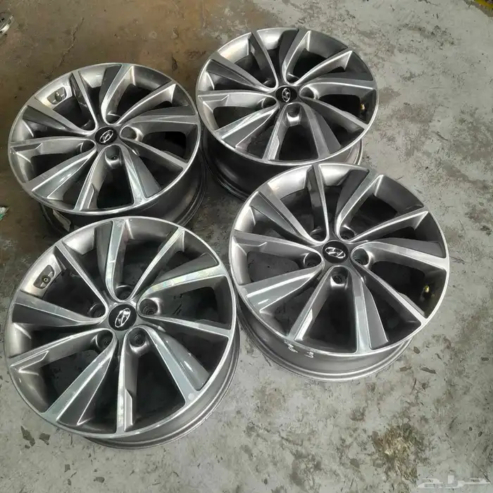 طقم جنوط توسان اصلي وكاله مقاس 18 8