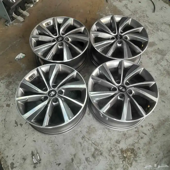 طقم جنوط توسان اصلي وكاله مقاس 18 5