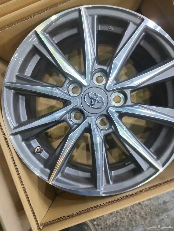 طقم جنوط كامري فضي وكاله 16 شبه جديد 0