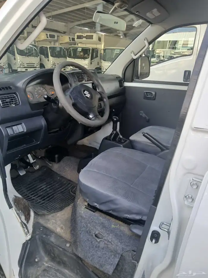 الرياض معارض الشفاء معرض متعب لجميع انواع السيارت والدينات 6