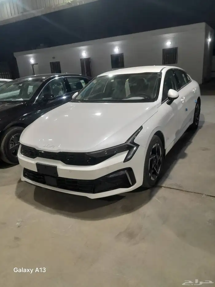 كياK5استاندر بصمه موديل 2026 اللون ابيض اور مادى 1