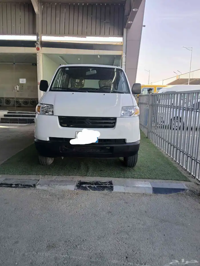 الرياض معارض الشفاء معرض متعب لجميع انواع السيارت والدينات 0