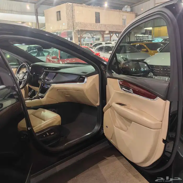 كاديلاك XT5 2017 6