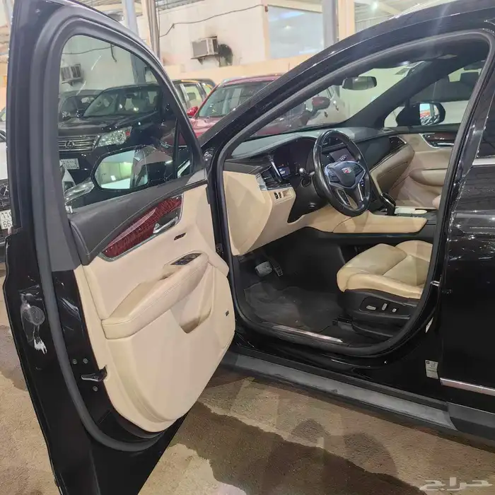 كاديلاك XT5 2017 4