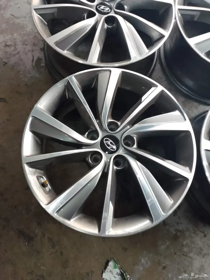 طقم جنوط توسان اصلي وكاله مقاس 18 2