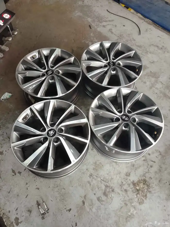 طقم جنوط توسان اصلي وكاله مقاس 18 6