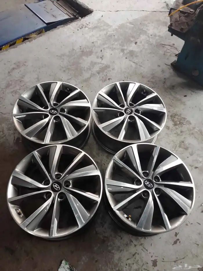 طقم جنوط توسان اصلي وكاله مقاس 18 0