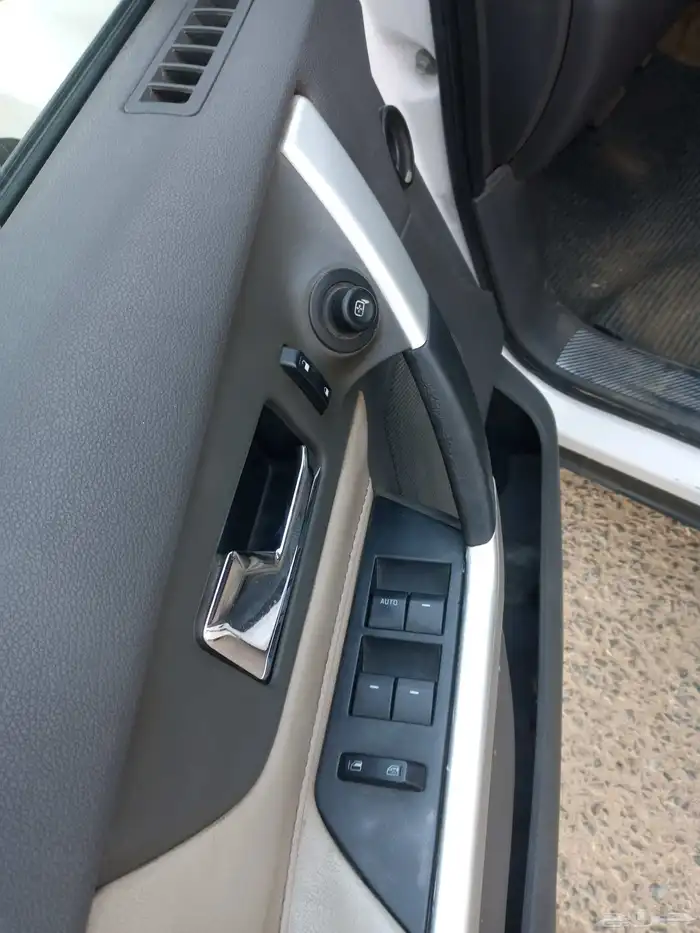 لبيع موديل 2011 12