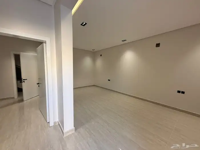 فيلا درج صالة فاخرة مساحة 200 متر مقابل القريه الشعبيه 5