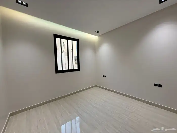 فيلا درج صالة فاخرة مساحة 200 متر مقابل القريه الشعبيه 13