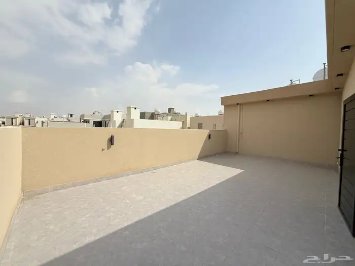 للبيع روف علوي مع ملحق تشطيبات فاخره مقابل نادي ضمك 19