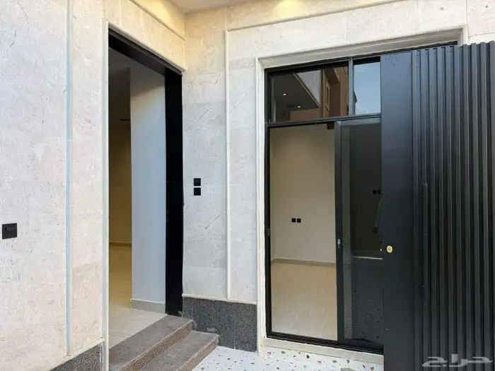 فيلا درج صالة فاخرة مساحة 200 متر مقابل القريه الشعبيه 2