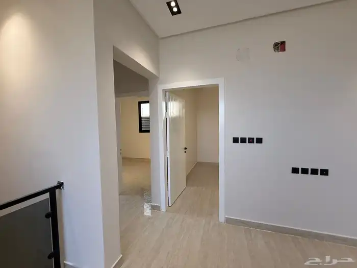 فيلا درج صالة فاخرة مساحة 200 متر مقابل القريه الشعبيه 18